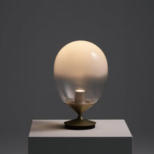 Load image into Gallery viewer, Mist LED Table Lamp in Detail.