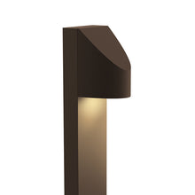 Load image into Gallery viewer, Shear LED Bollard in Detail.