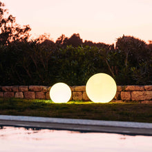 Load image into Gallery viewer, Ball Bluetooth Outdoor LED Lamp in Outside Area.