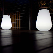 Load image into Gallery viewer, Vessel Bluetooth Outdoor LED Table Lamp in Detail.