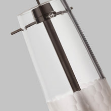 Load image into Gallery viewer, Bonn Low Voltage Pendant Light in Detail.