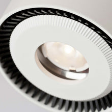 Load image into Gallery viewer, Iso 700MOISO9 Low Voltage LED MonoRail Head in Detail.