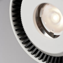 Load image into Gallery viewer, Iso 700MOISO9 Low Voltage LED MonoRail Head in Detail.