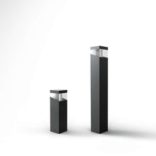 Load image into Gallery viewer, Tetragono Outdoor LED Floor Lamp in Detail.