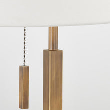 Load image into Gallery viewer, Clic Table Lamp in Detail.