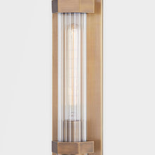 Load image into Gallery viewer, Godfrey Outdoor Wall Light in Detail.