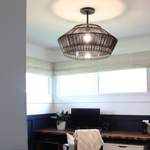 Load image into Gallery viewer, Hunters Point Chandelier in dining room.