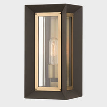 Load image into Gallery viewer, Lowry Outdoor Wall Light in Detail.