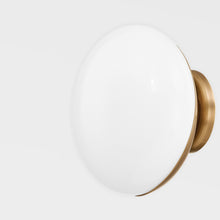 Load image into Gallery viewer, Ojai Wall Light in Detail.