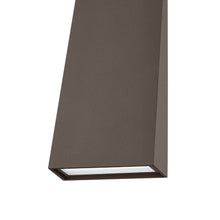 Load image into Gallery viewer, Roy Outdoor LED Wall Light in Detail.