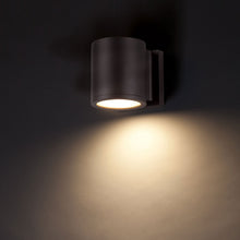 Load image into Gallery viewer, Tuble Vertical Outdoor LED Wall Light in Detail.
