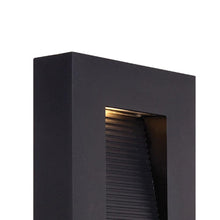 Load image into Gallery viewer, Urban LED Wall Light in Detail.