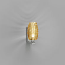 Load image into Gallery viewer, Damasco Wall Light in Detail.