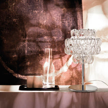 Load image into Gallery viewer, Minigiogali Table Lamp in living room.