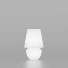 Load image into Gallery viewer, Naxos Table Lamp in Detail.