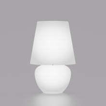 Load image into Gallery viewer, Naxos Table Lamp in Detail.
