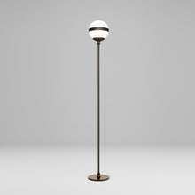 Load image into Gallery viewer, Peggy Floor Lamp in Detail.