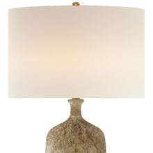 Load image into Gallery viewer, Culloden Table Lamp in Detail.