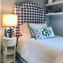 Load image into Gallery viewer, Parkwood Oval Table Lamp in bedroom.