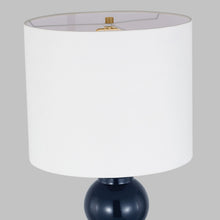 Load image into Gallery viewer, Buckley Table Lamp in Detail.