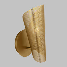 Load image into Gallery viewer, Plivot Bath Wall Light in Detail.