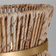 Load image into Gallery viewer, Thurlo Pendant Light in Detail.