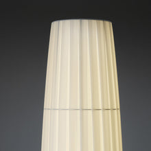 Load image into Gallery viewer, Colonne LED Floor Lamp in Detail.
