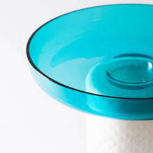 Load image into Gallery viewer, Bonta LED Table Lamp in Detail.
