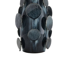 Load image into Gallery viewer, Laguna Table Lamp in Detail.
