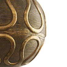 Load image into Gallery viewer, Serpiente Table Lamp in Detail.
