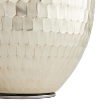 Load image into Gallery viewer, Walter Table Lamp in Detail.
