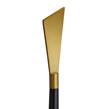Load image into Gallery viewer, Yasmin Table Lamp in Detail.
