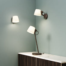Load image into Gallery viewer, Imari Table Lamp in living room.
