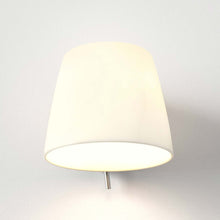 Load image into Gallery viewer, Imari Wall Light in Detail.
