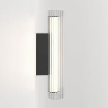 Load image into Gallery viewer, io LED Wall Light in Detail.
