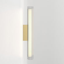Load image into Gallery viewer, io LED Wall Light in Detail.
