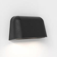 Load image into Gallery viewer, Mast Wall Light in Detail.
