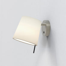 Load image into Gallery viewer, Mitsu Wall Light in Detail.
