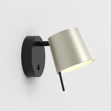Load image into Gallery viewer, Miura LED Wall Light in Detail.
