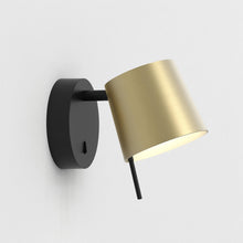 Load image into Gallery viewer, Miura LED Wall Light in Detail.
