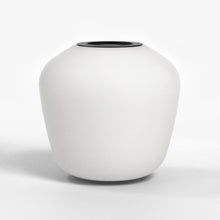 Load image into Gallery viewer, Nara Taper Shade in Detail.
