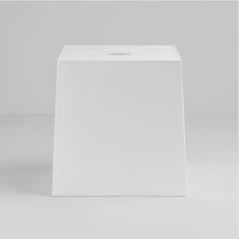 Load image into Gallery viewer, Ravello Floor Lamp in Detail.
