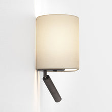 Load image into Gallery viewer, Venn Reader Wall Light in Detail.
