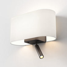 Load image into Gallery viewer, Venn Reader Wall Light in Detail.
