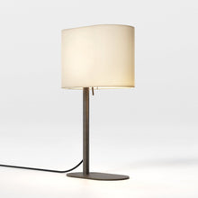 Load image into Gallery viewer, Venn Table Lamp in Detail.

