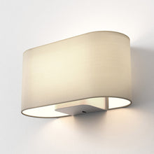 Load image into Gallery viewer, Venn Wall Light in Detail.
