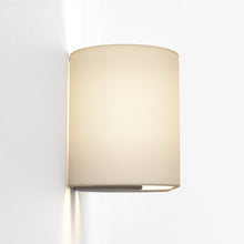 Load image into Gallery viewer, Venn Wall Light in Detail.

