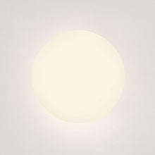 Load image into Gallery viewer, Zeppo Bath Wall Light in Detail.
