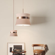 Load image into Gallery viewer, Caramelo Pendant Light in living room.
