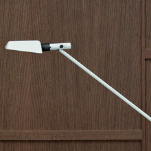 Load image into Gallery viewer, Tema LED Table Lamp in Detail.
